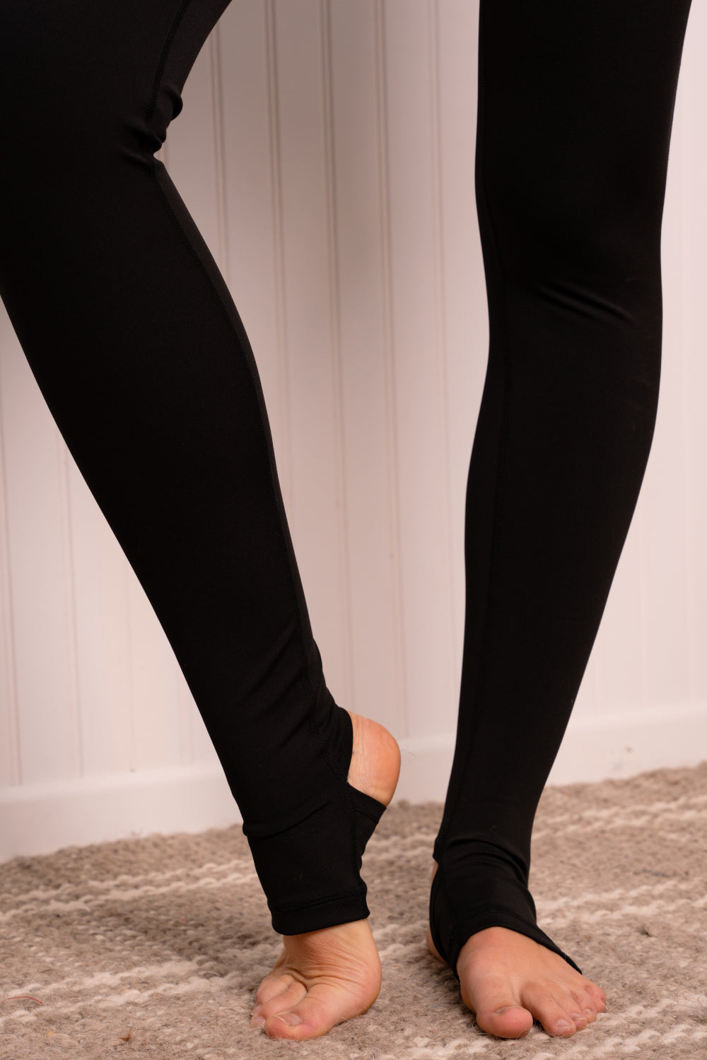 Yelete Full Size Elastic Waistband Step Foot Yoga Leggings